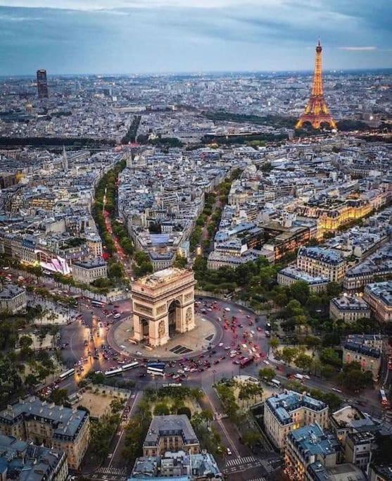 Studio Quartier Champs-elysees Paris